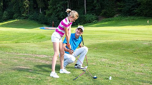 Nina kann von ihrem Vater und Profi-Golfer André Bossert viel lernen. (Copyright: ©2017 stauffi.com - Daniel H. Stauffer)