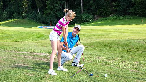 Nina kann von ihrem Vater und Profi-Golfer André Bossert viel lernen. (Copyright: ©2017 stauffi.com - Daniel H. Stauffer) Nina kann von ihrem Vater und Profi-Golfer André Bossert viel lernen. (Copyright: ©2017 stauffi.com - Daniel H. Stauffer)